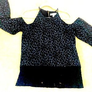 Michael Kors long sleeve cut out shoulders blouse. Great top size large